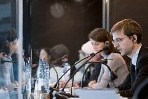 Mức lương khủng của nghề phiên dịch và tai nạn nghề nghiệp